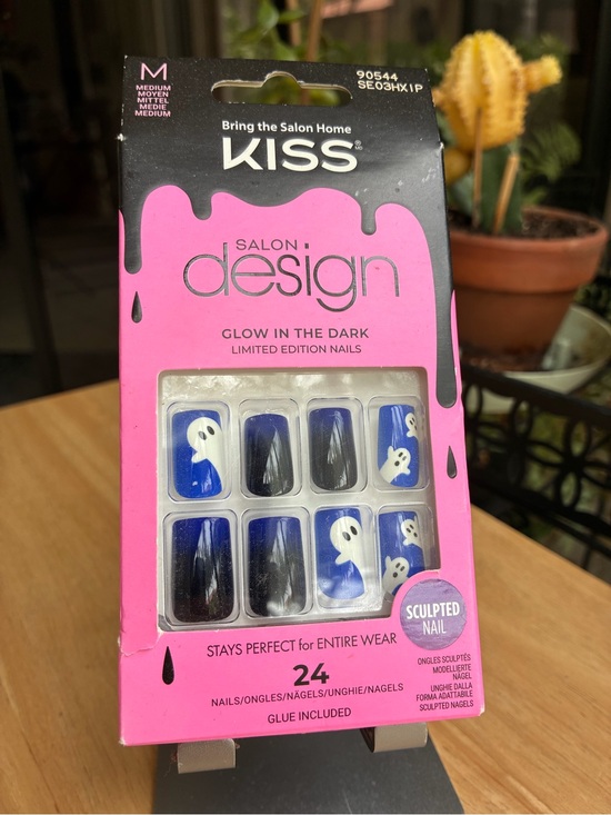 Kiss Other - LIMITED EDITION KISS Design Glow-in-the-Dark Blue & White Ghost Press On Nails